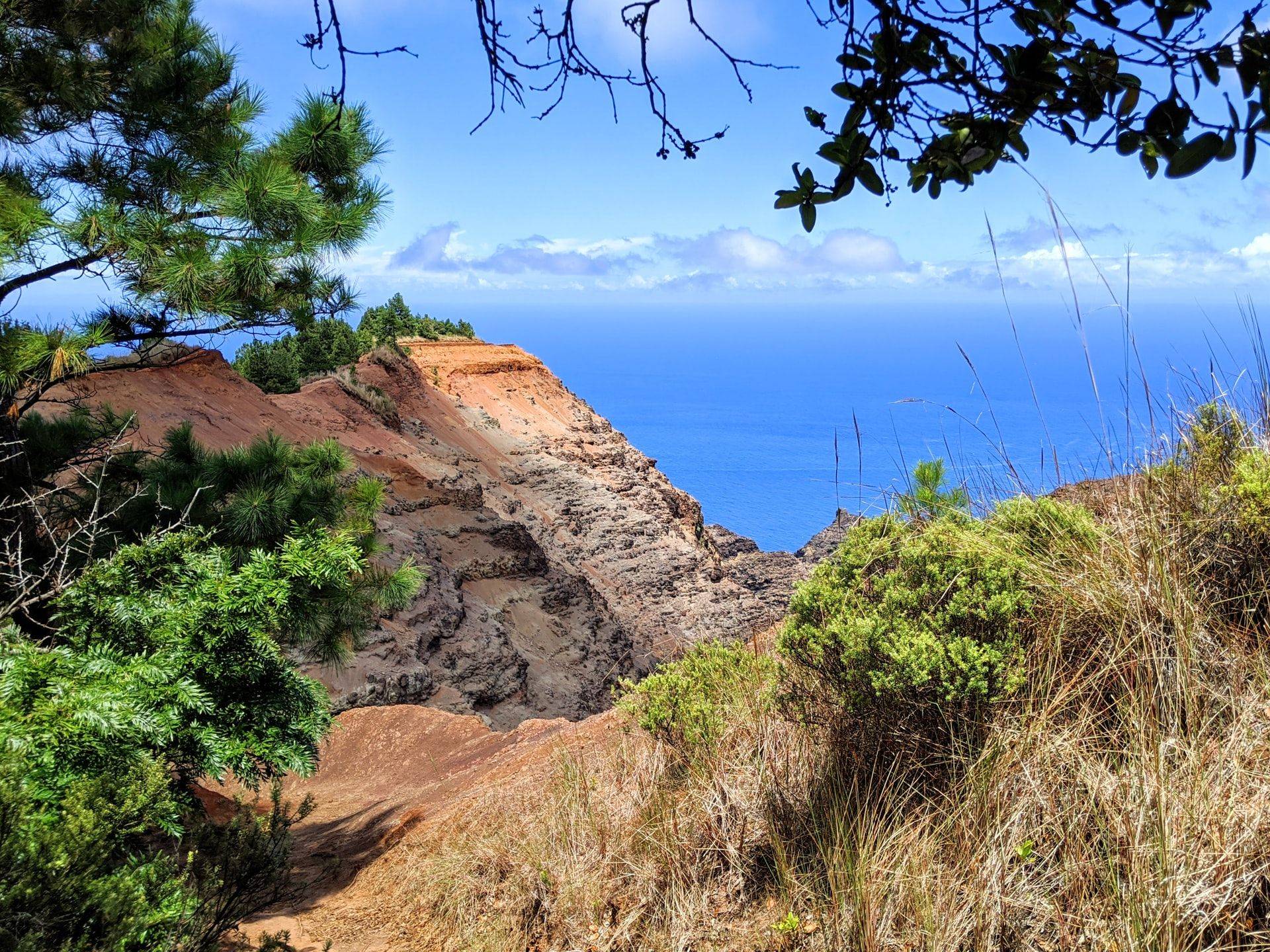 Travel to Kauai canyons to ocean